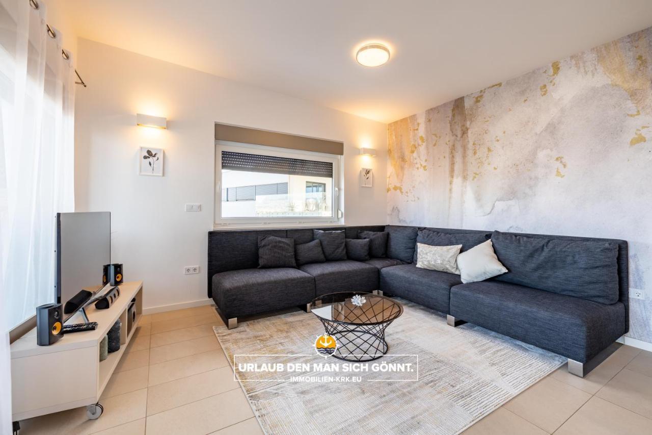 Penthouse Panorama Deluxe In Malinskaアパートメント エクステリア 写真